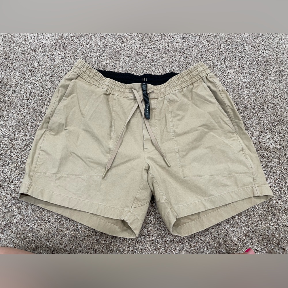Lululemon men’s short size large